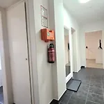 Διαμέρισμα Moderne Monteurwohnung Mit Balkon, Einzelbetten, Voll Ausgestattet, Kostenloser Parkplatz & Wlan In - Hl01 Χάγη
