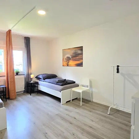 Διαμέρισμα Moderne Monteurwohnung Mit Balkon, Einzelbetten, Voll Ausgestattet, Kostenloser Parkplatz & Wlan In - Hl01 *