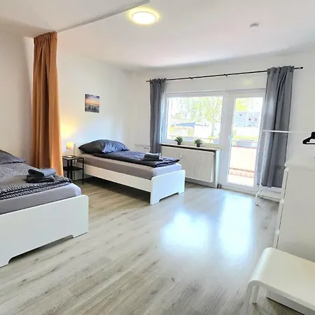 Apartment Modern 3-room With Balcony & Free Parking & Free Wi-fi In Hagen - Hl01 *