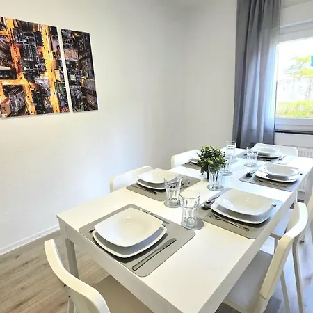 Moderne Monteurwohnung Mit Balkon, Einzelbetten, Voll Ausgestattet, Kostenloser Parkplatz & Wlan In - Hl01 Χάγη