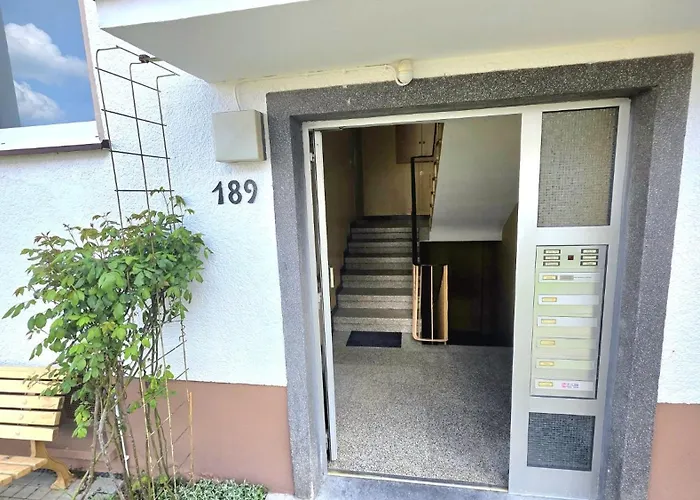 Apartment Modern 3-room With Balcony & Free Parking & Free Wi-fi In - Hl01