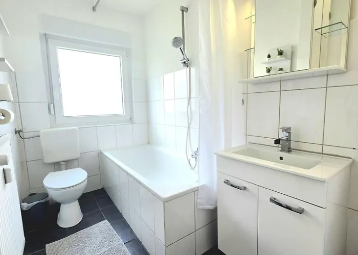 Modern 3-room With Balcony & Free Parking & Free Wi-fi In - Hl01 Apartment *