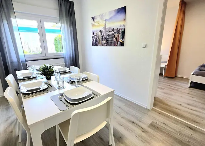 Modern 3-room With Balcony & Free Parking & Free Wi-fi In - Hl01 *